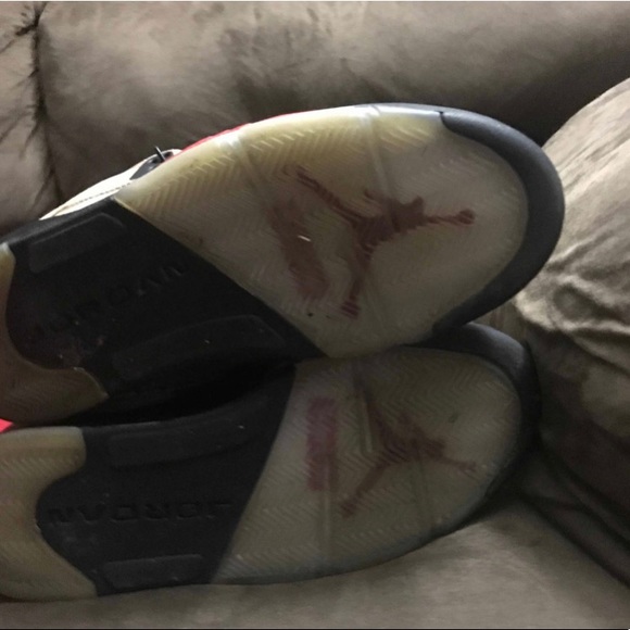 Supreme x Air Jordan 5 RETRO ‘Desert Camo’ - Picture 5 of 7